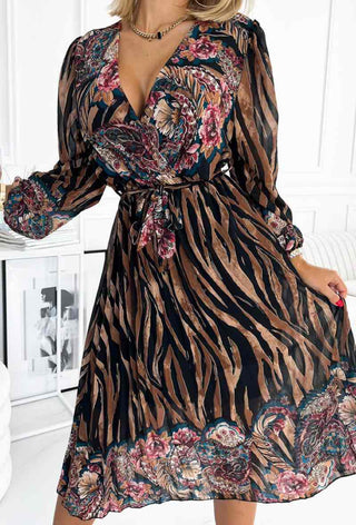 Lang kjole med print i brune nuancer