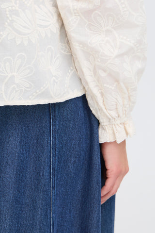 JOSE skjorte med broderi og flæser