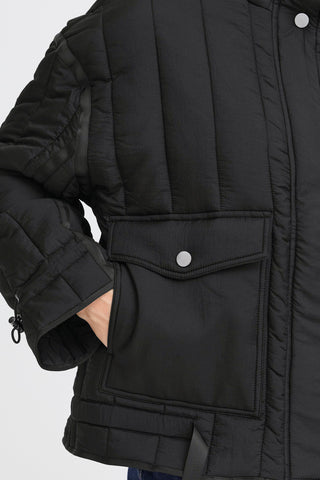 EVITA kort vatteret jakke i sort