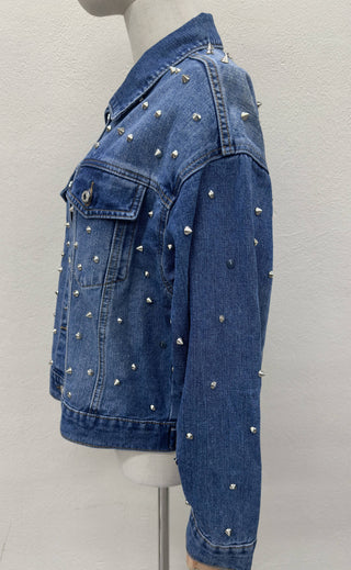Denim jakke med nitter og lommer - Tusind Tanker