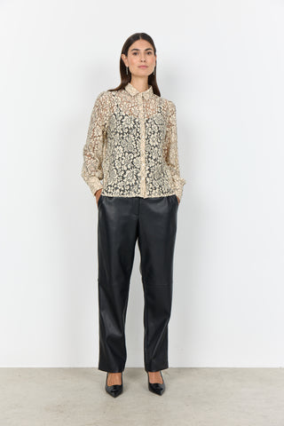 Feminin NILLA blondeskjorte