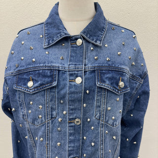 Denim jakke med nitter og lommer - Tusind Tanker